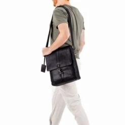 Burkely Antique Avery Crossover Messenger M Black -Secrid || Piquadro || Mywalit Verkoopwinkel 8007918.56.10 5