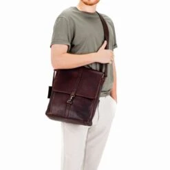 Burkely Antique Avery Crossover Messenger M Brown -Secrid || Piquadro || Mywalit Verkoopwinkel 8007918.56.20 5