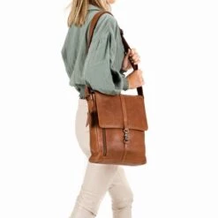 Burkely Antique Avery Crossover Messenger M Cognac -Secrid || Piquadro || Mywalit Verkoopwinkel 8007918.56.24 6