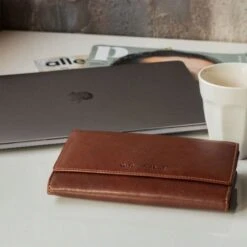 Chesterfield Mirthe RFID Portemonnee Brown -Secrid || Piquadro || Mywalit Verkoopwinkel leren portemonnee bruin mirthe rfid 1 1