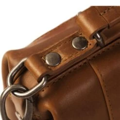 Chesterfield Rachael Schoudertas Cognac -Secrid || Piquadro || Mywalit Verkoopwinkel leren schoudertas cognac rachael 3