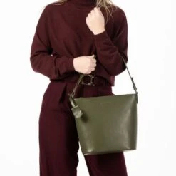 Burkely Parisian Paige Bucketbag Dark Green -Secrid || Piquadro || Mywalit Verkoopwinkel parisian paige 1000152 43 74 5