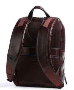 Piquadro Blue Square Laptop Backpack 13.3" IPad Pro 9.7" / IPad 11" Mahogany Brown -Secrid || Piquadro || Mywalit Verkoopwinkel piquadro blue square revamp laptop rugzak mahonie ca5575b2v mo 32