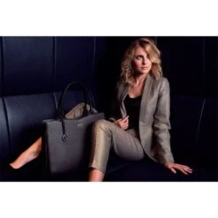 Socha Businessbag Straight Line 14-15.6" Black -Secrid || Piquadro || Mywalit Verkoopwinkel revised model07